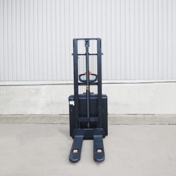 Самоходный Штабелер OXLIFT BX1532E 3200 мм 1500 кг с платформой для оператора-4