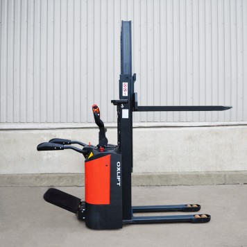 Самоходный Штабелер OXLIFT BX1526E 2600 мм 1500 кг с платформой для оператора-1